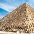 Самая большая пирамида в египте Сколько весит камень пирамиды хеопса