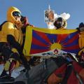 Rossiyalik alpinistlar Everestga ko'tarilish chog'ida halok bo'lganlar xotirasini hurmat qilish uchun boradilar.
